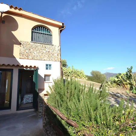 Picturesque Flat With Sea View Geremeas