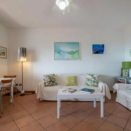 Picturesque Flat With Sea View Geremèas