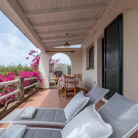 Picturesque Flat With Sea View Geremeas