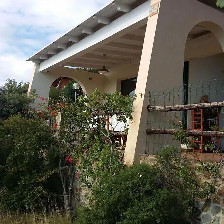 Apartment Picturesque Flat With Sea View *