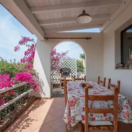Picturesque Flat With Sea View Geremeas